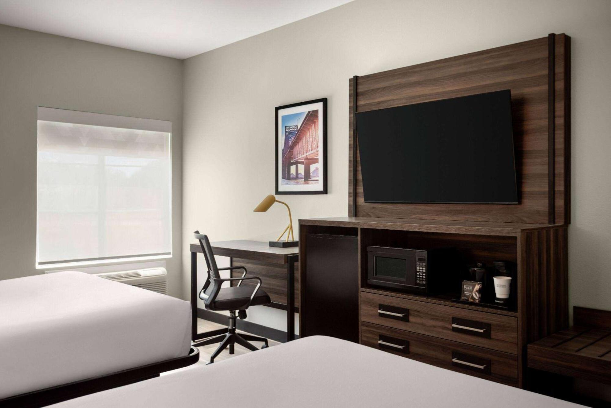 La Quinta By Wyndham Gonzales La Hotell Exteriör bild