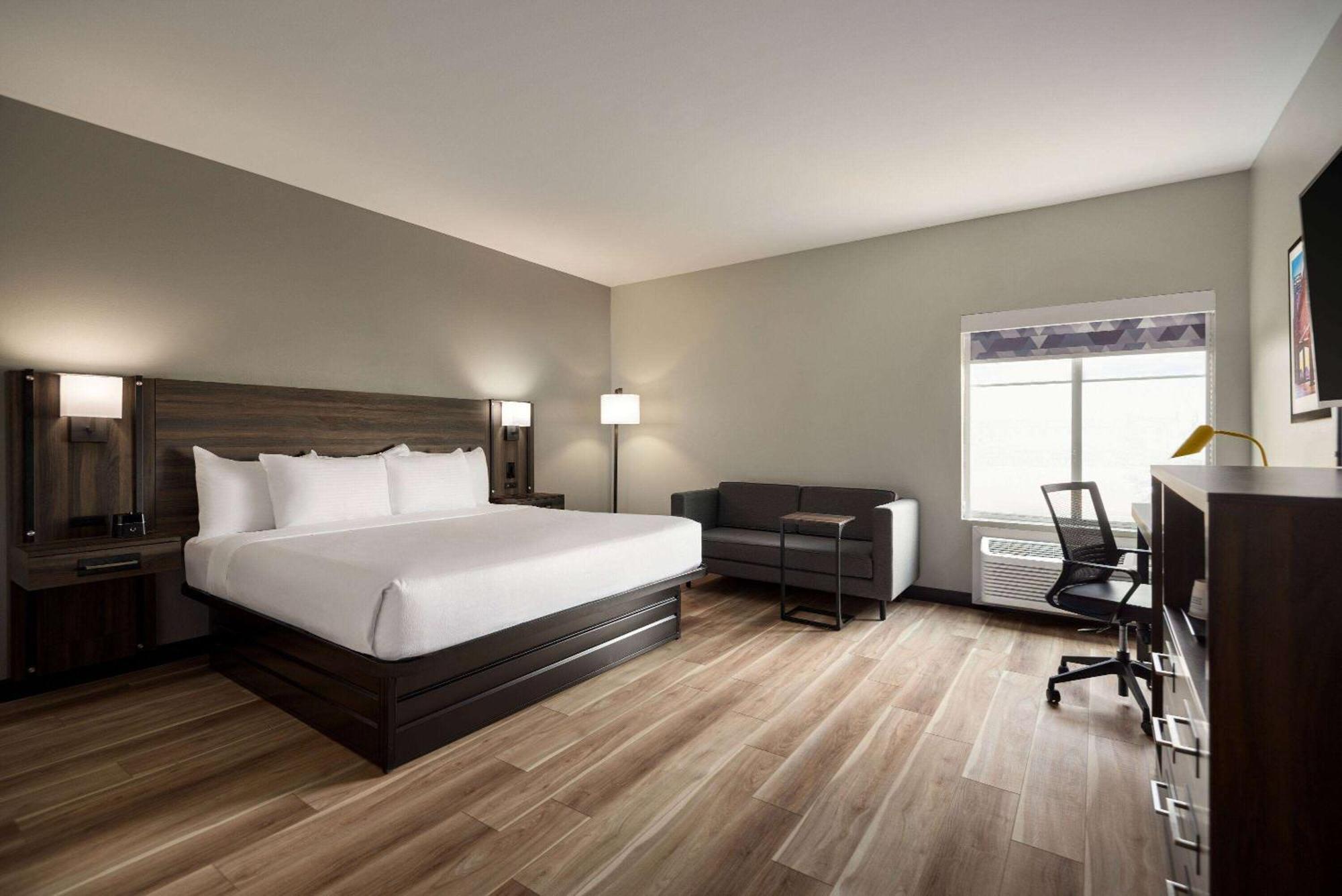 La Quinta By Wyndham Gonzales La Hotell Exteriör bild